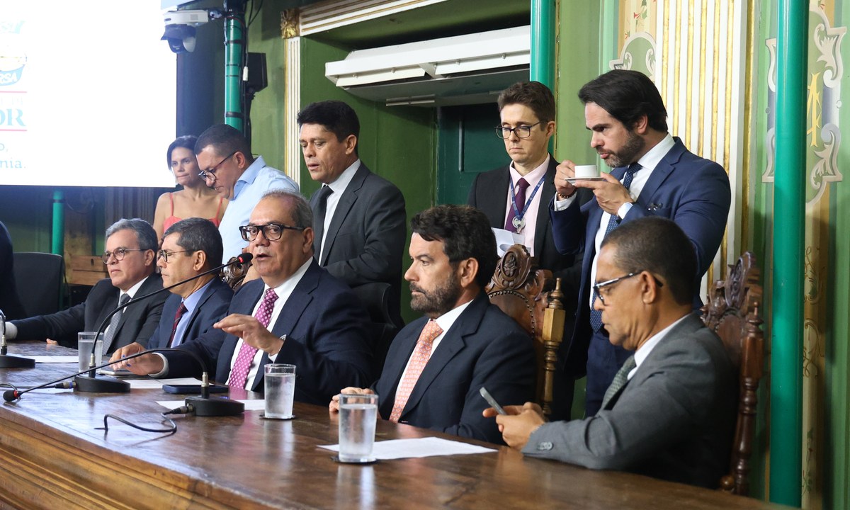 Câmara de Salvador debate projeto contra taxa no 'Kiss & Fly'