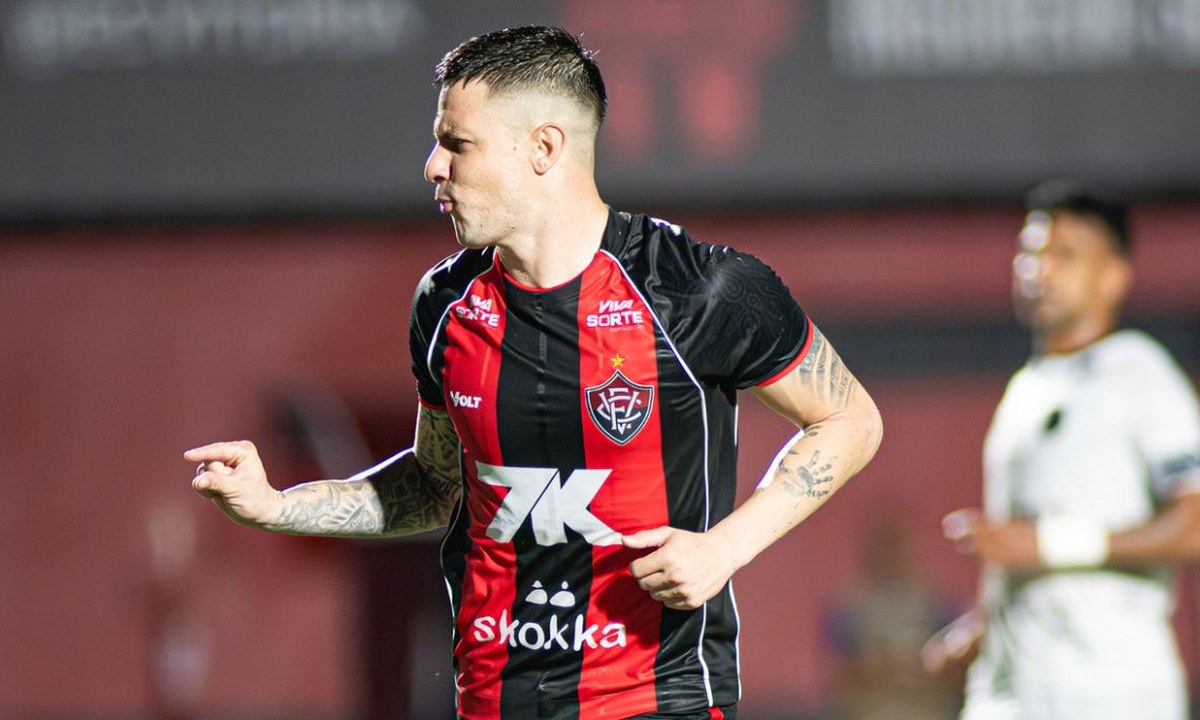 Vitória vira, goleia o ABC e fica perto da final do Nordestão