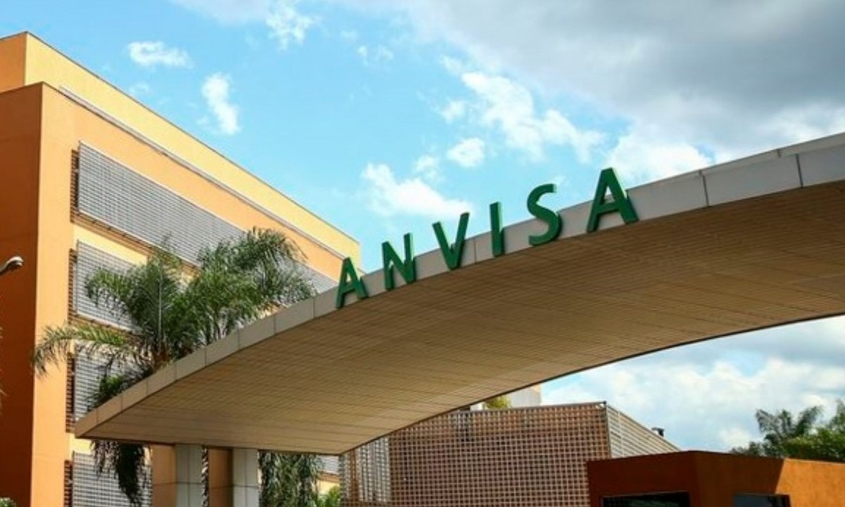 Anvisa atualiza regra para vacinas contra Covid acompanharem novas variantes