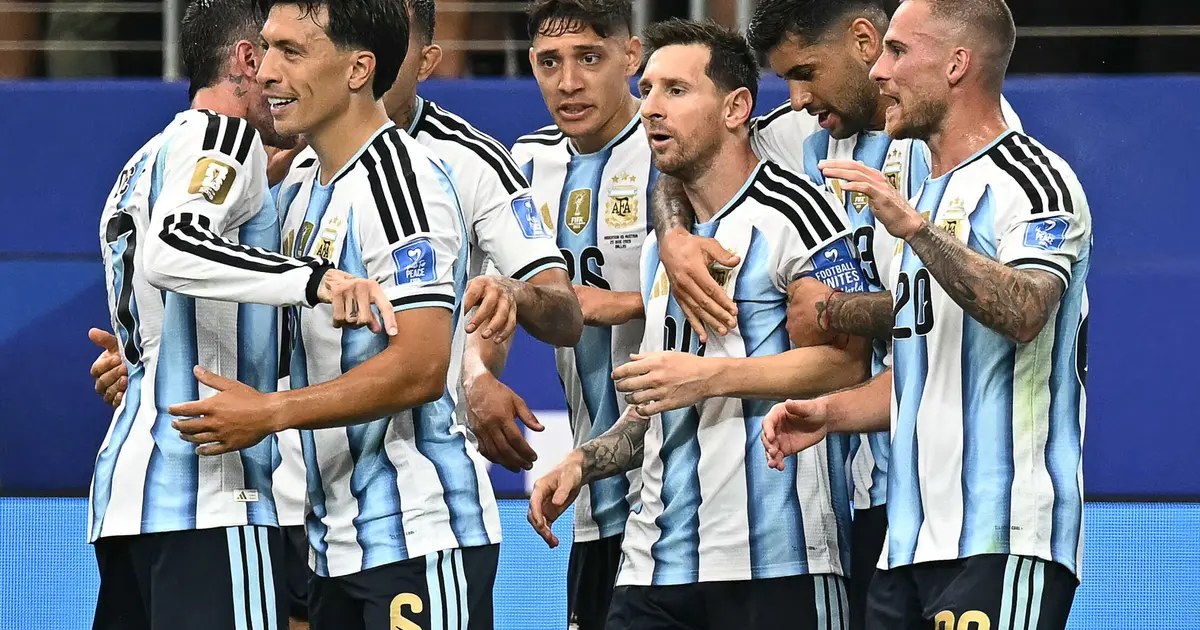 Messi marca duas vezes e Argentina vence a Áustria por 2 a 0