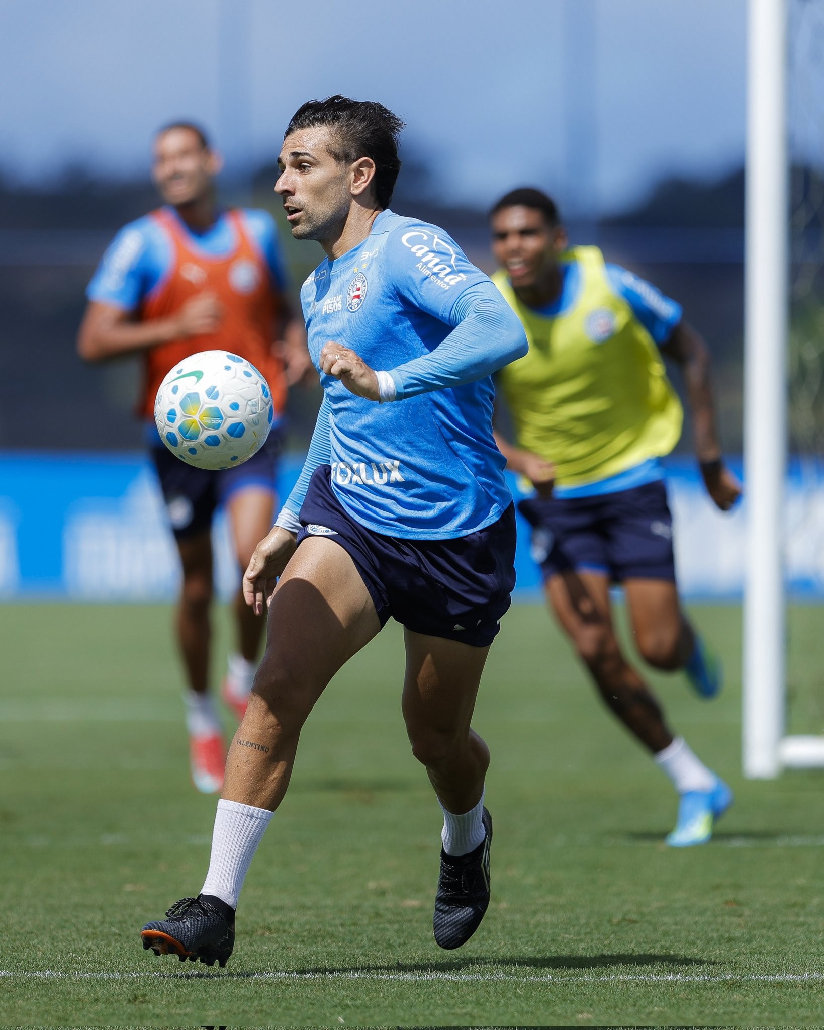 Acevedo recebe amarelo e desfalca o Bahia contra o Botafogo