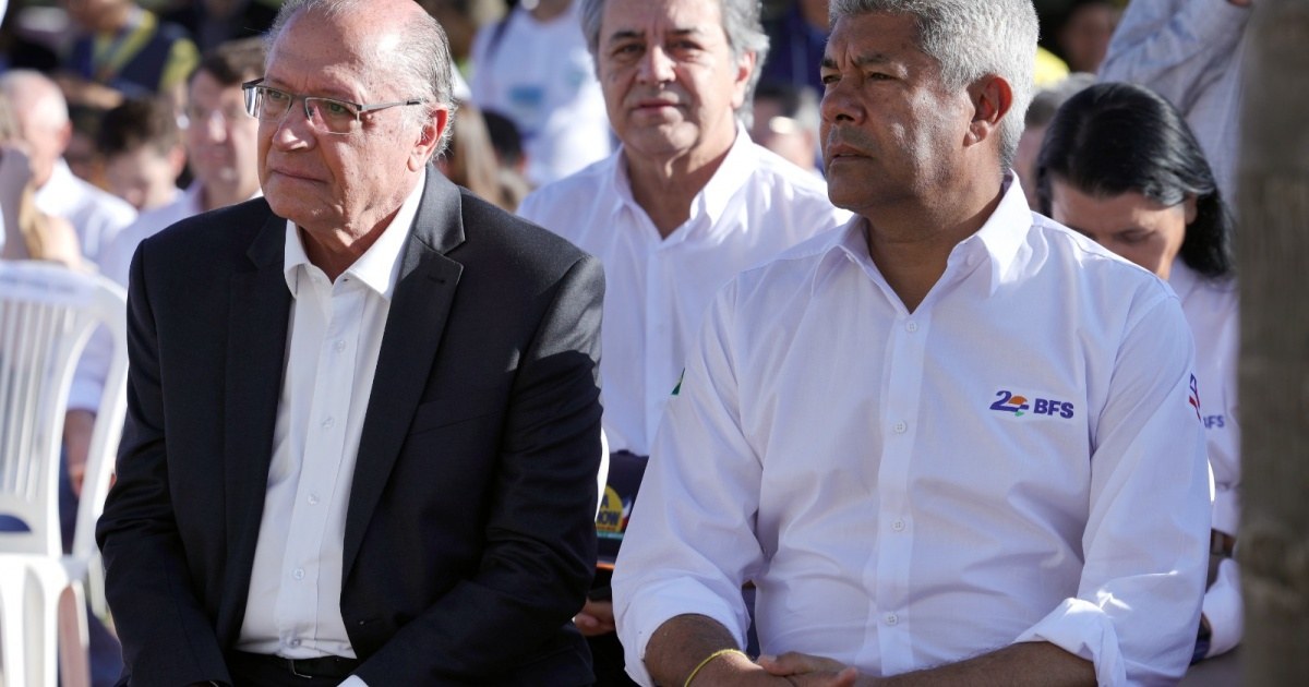 Jerônimo rebate Flávio Bolsonaro e cobra obras do governo anterior na Bahia