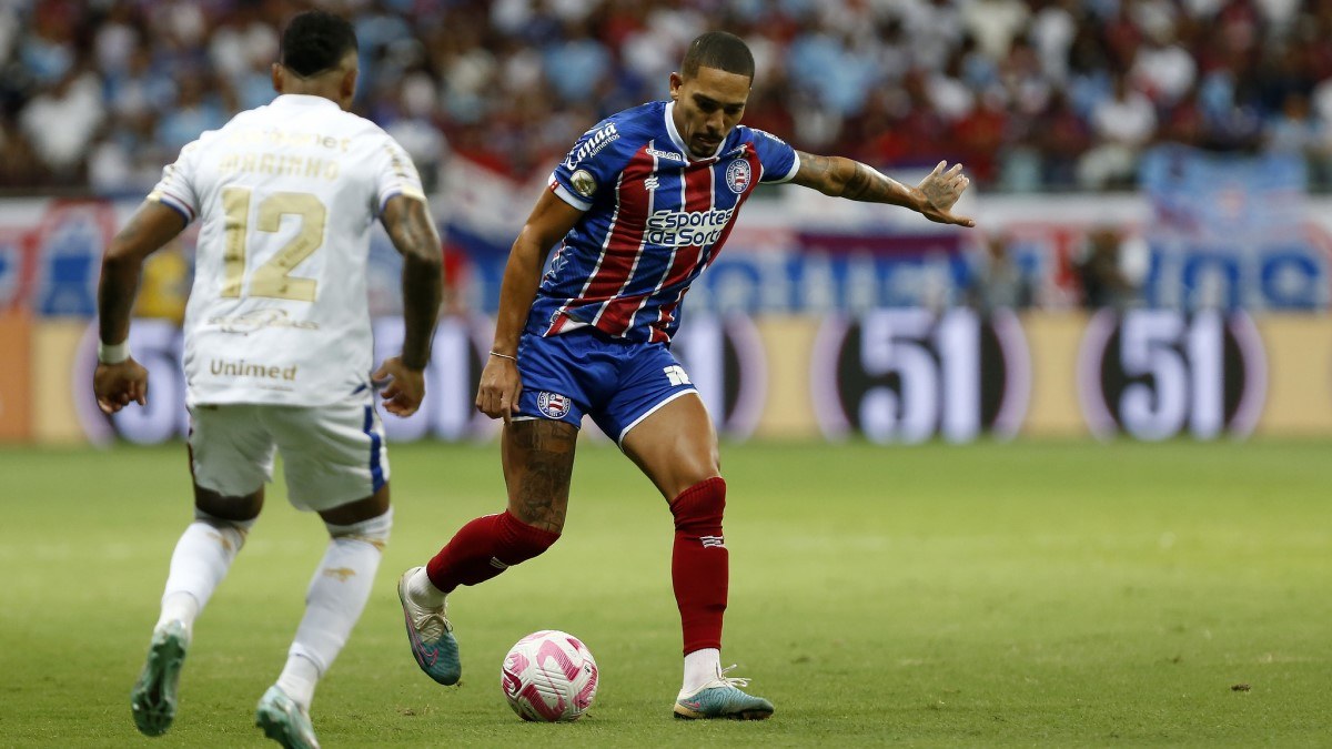 Bahia oficializa saída de Gilberto, que segue para o Athletico-PR