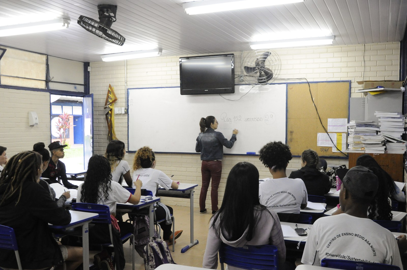 Bahia reduz evasão escolar e vê desafio mudar de acesso para permanência