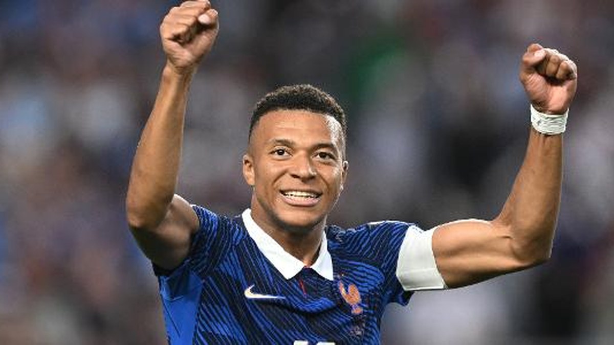 França vence o Iraque por 3 a 0 após longa paralisação