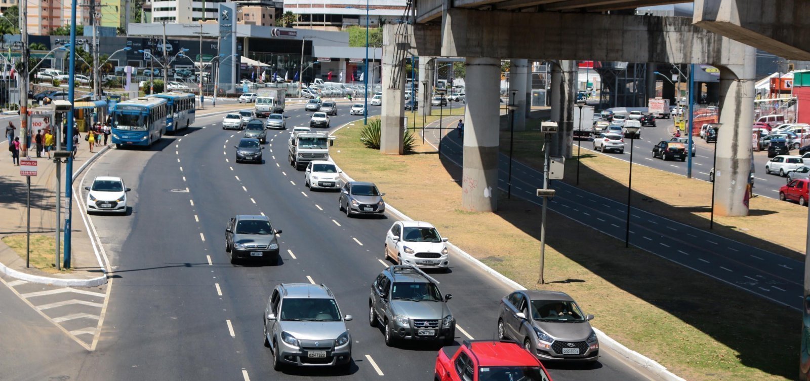 Donos de veículos com placa final 5 têm prazo para pagar IPVA com desconto