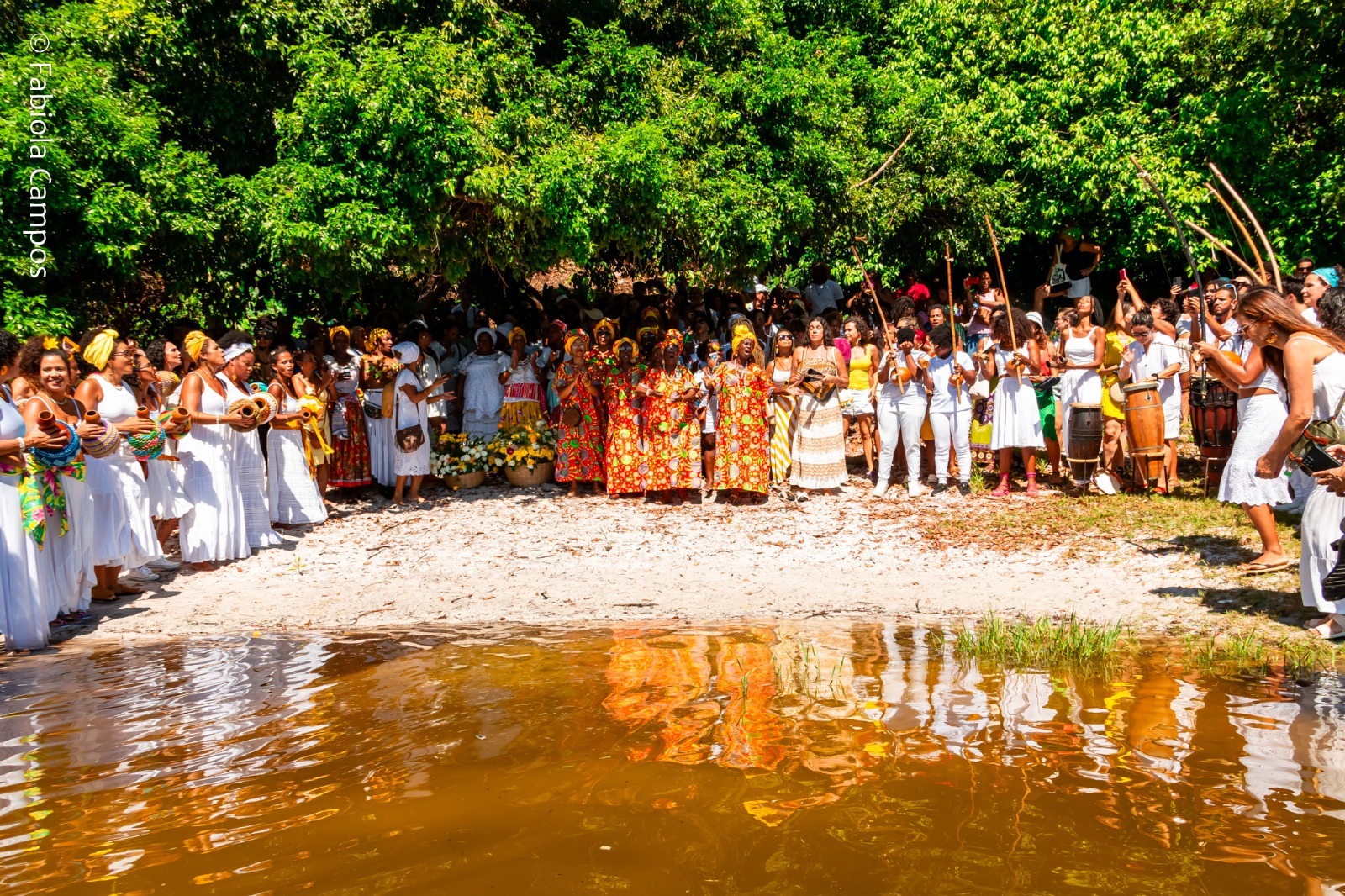 Itapuã recebe nova edição do Samba Oferenda na Lagoa do Abaeté