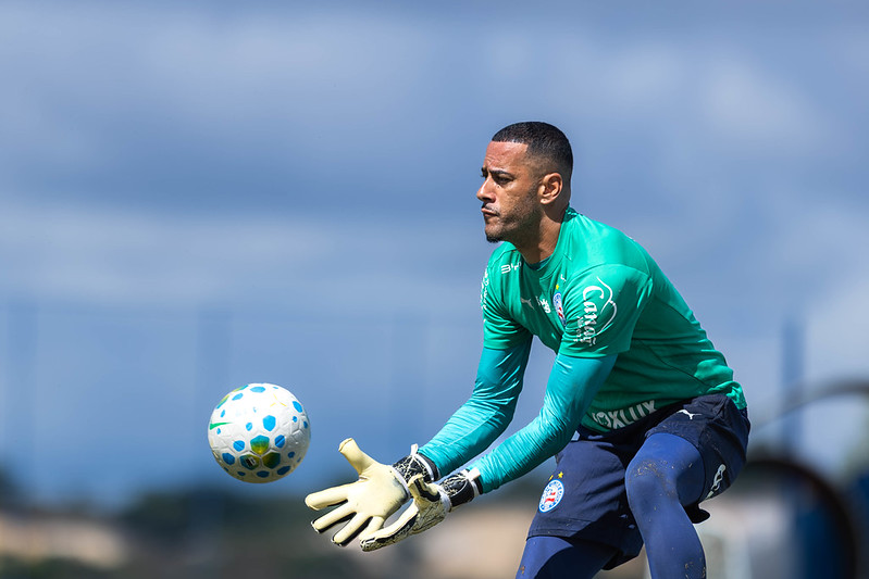 Goleiro do Bahia tem lesão confirmada e passará por cirurgia