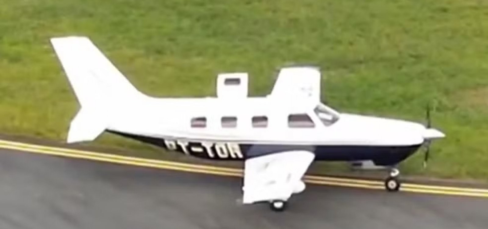 Pneu de avião estoura e interdita pista do aeroporto de Ilhéus