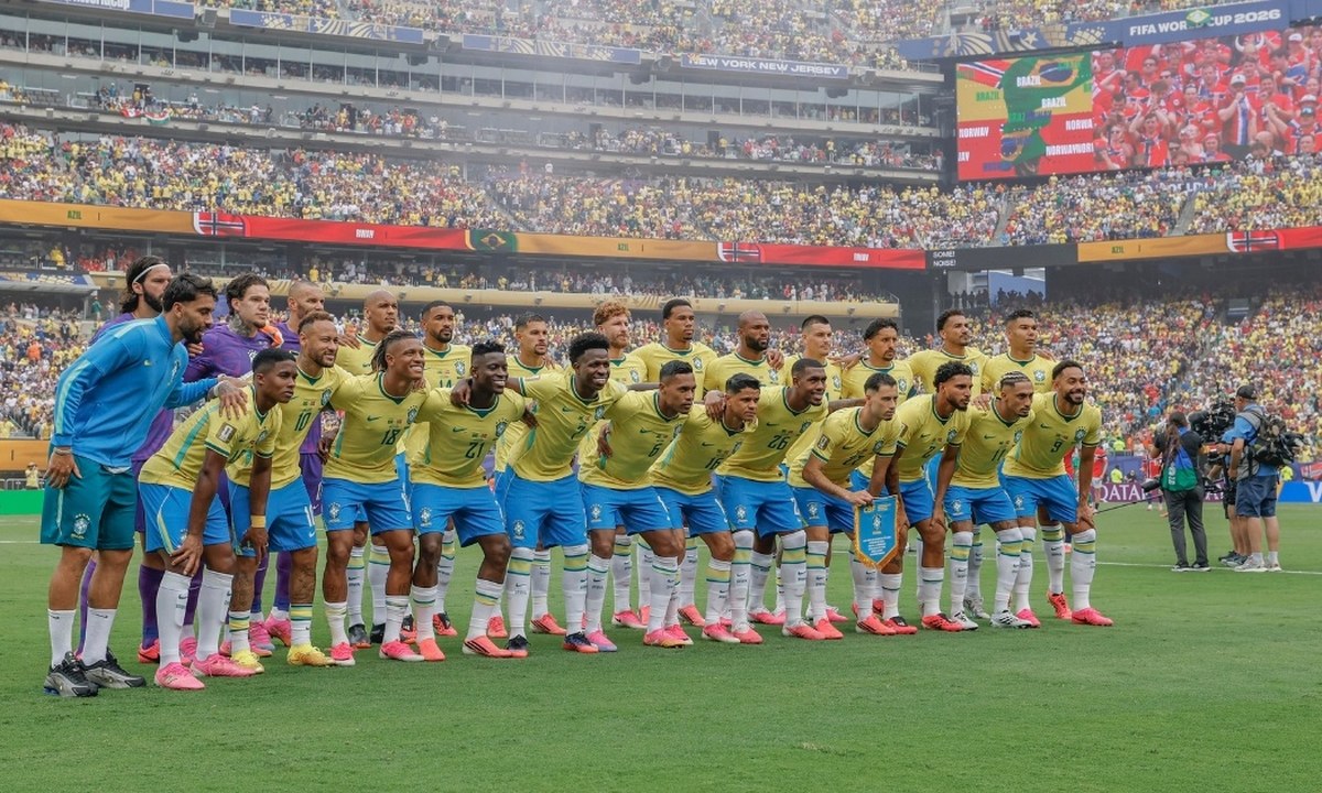 Torcida de Salvador já via meio-campo como maior problema do Brasil